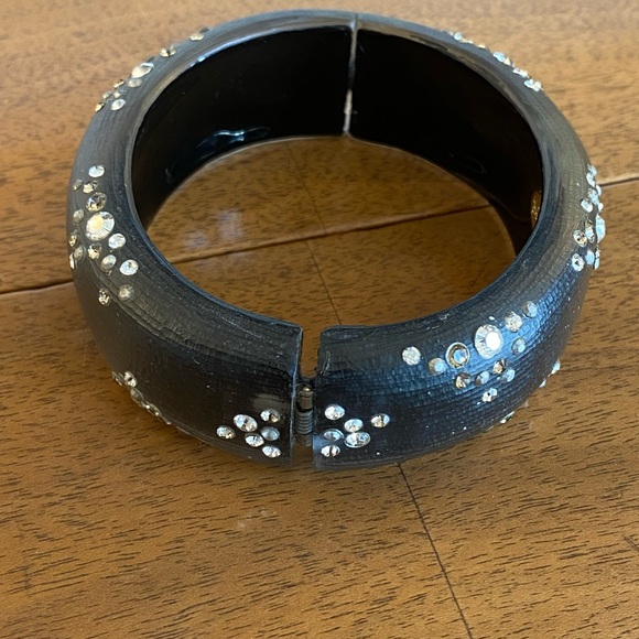 COPY - Alexis Bittar Crystal & Lucite Hinged Bangle - Picture 7 of 12